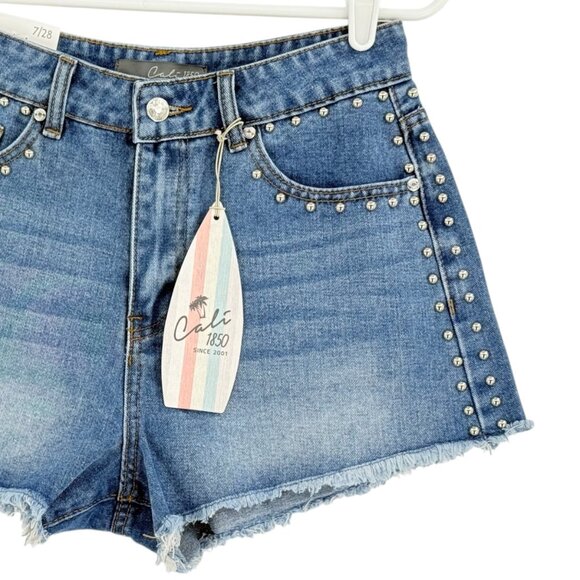 Cali 1850 Women's Frayed Hem Studded Blue Denim Shorts Size 7/28 NWT - Picture 3 of 12